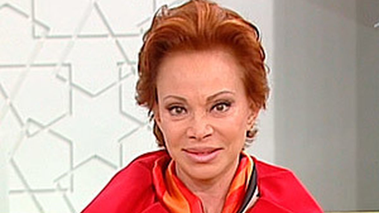 Paloma San Basilio se da la vuelta a sí misma