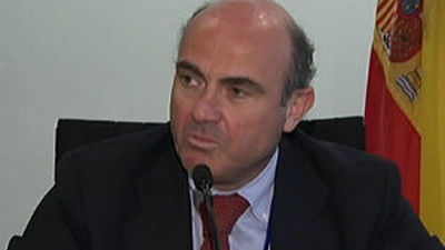 Guindos defiende que los 40.000 millones de préstamo  a la banca son menos gravosos que los 400.000 de deuda