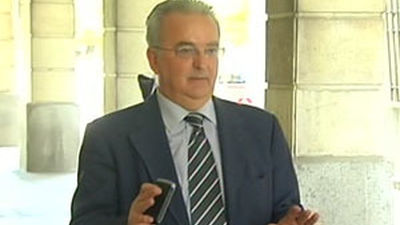 Acaba tras cuatro horas el interrogatorio del PP al ex consejero andaluz de Empleo por el caso de los ERE