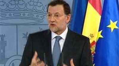 Rajoy pide a las Comunidades "política con mayúsculas" para "hacer cosas juntos"