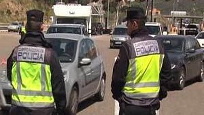 La Policía detiene a 10 personas e impide la entrada a otras 18 tras la suspensión de Schengen