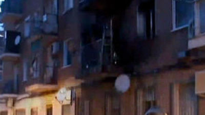 Un hombre herido grave por quemaduras en el incendio de un piso en Pinto
