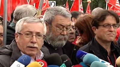 Miles de personas participan en Madrid en el 1 de Mayo