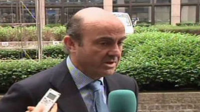 De Guindos asegura que no habrá nuevos ajustes aunque se pida ayuda a Europa