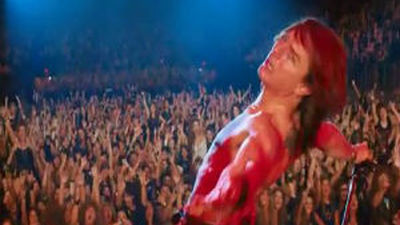 Vuelve el rock melódico: Tom Cruise se convierte en estrella del glam metal de los 80