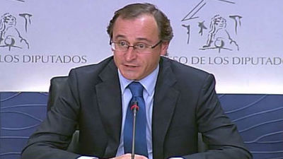 PP y PSOE de acuerdo en avanzar en la reestructuración del sistema financiero