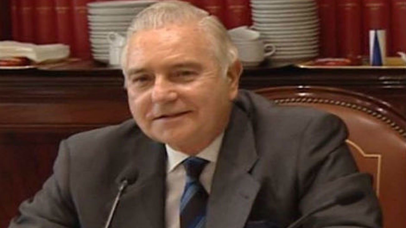 El presidente del Supremo, Carlos Dívar, niega haber malversado fondos públicos