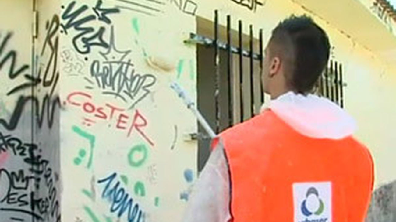 Grafiteros condenados a limpiar paredes
