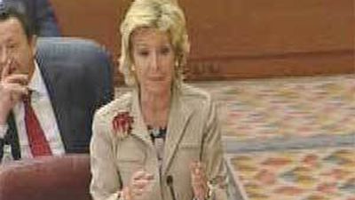 Aguirre dice que la intervención de Caja Madrid garantiza los ahorros