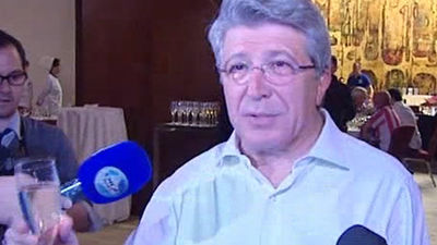 Cerezo: "El '9' del Atlético es Villa y puede suplir muy bien a Falcao"