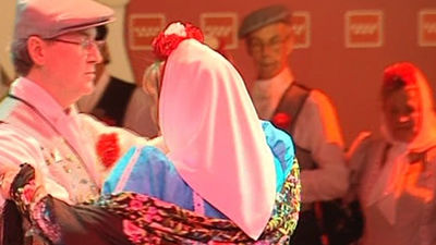 Cocido, mantones, gorras y pañuelos para los mejores bailadores de Chotis