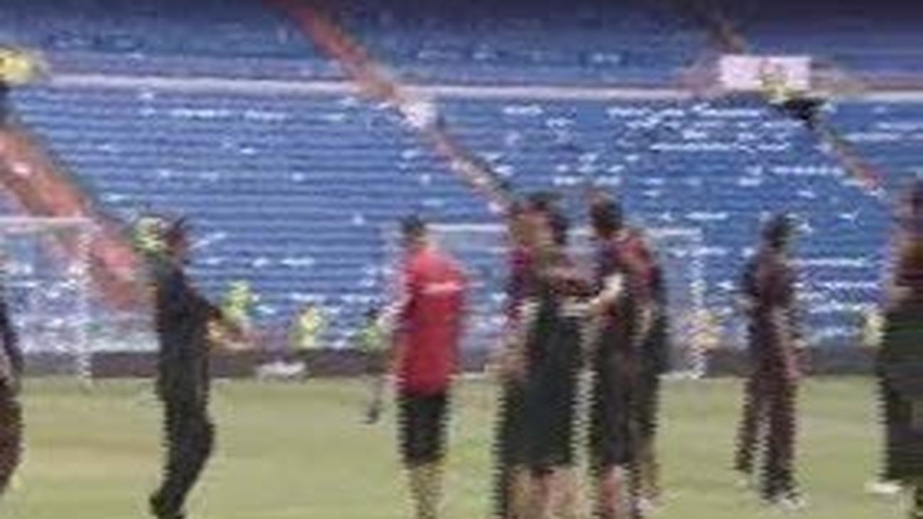 El Real Madrid celebra la gran fiesta por el título de los 100 puntos y 121 goles