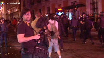 La Policía desaloja Sol por segundo día consecutivo y detiene a dos personas