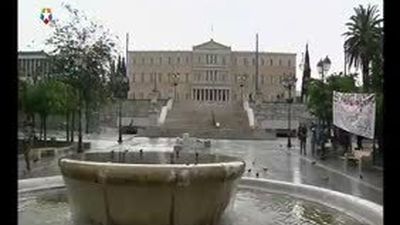 Lagarde considera que no hay que descartar la salida de Grecia del euro