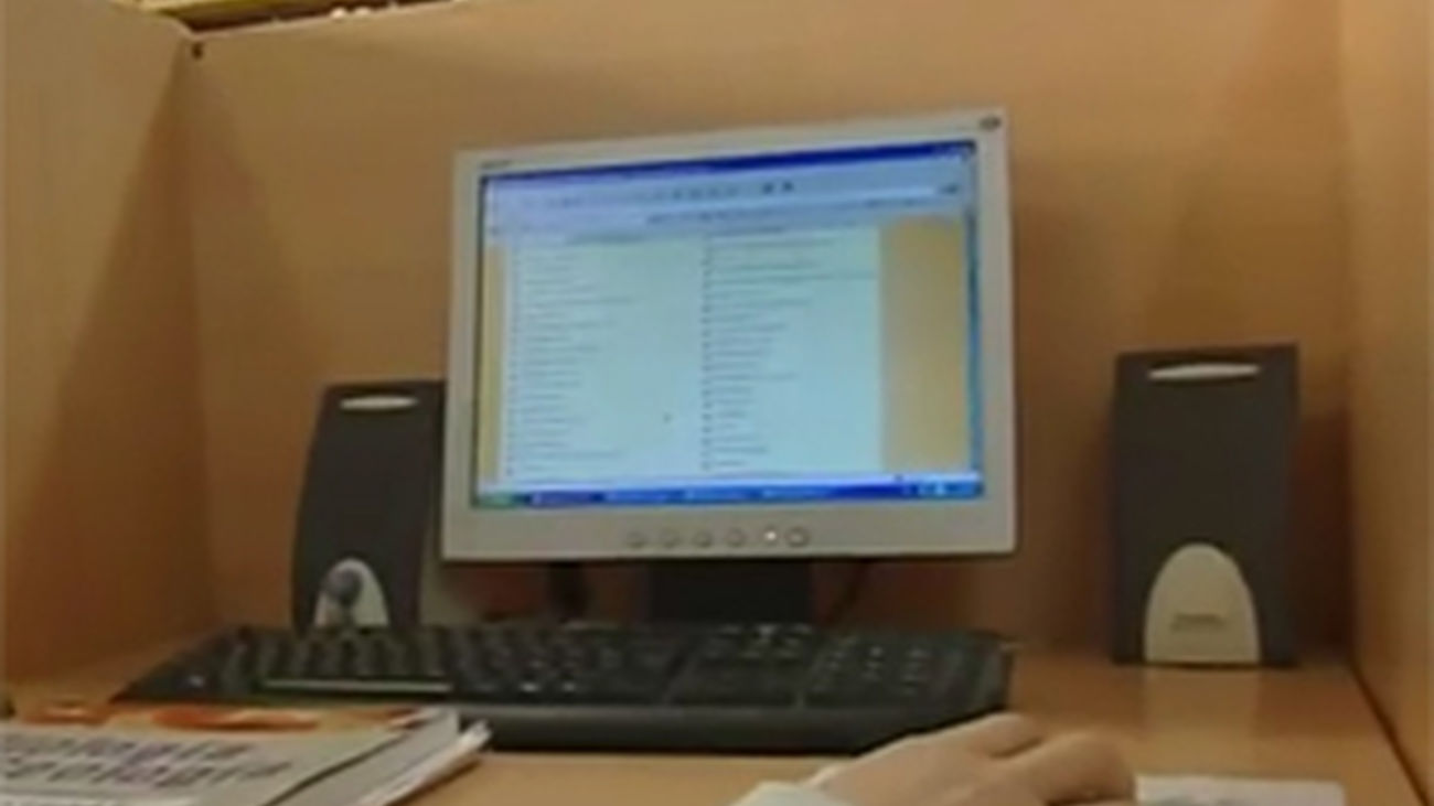 Detienen a un adolescente por abusar de otros niños que engañó por Internet