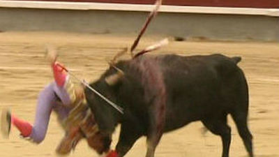 Impresiona Castella, que mata a sus toros herido, pero el toreo fue Talavante
