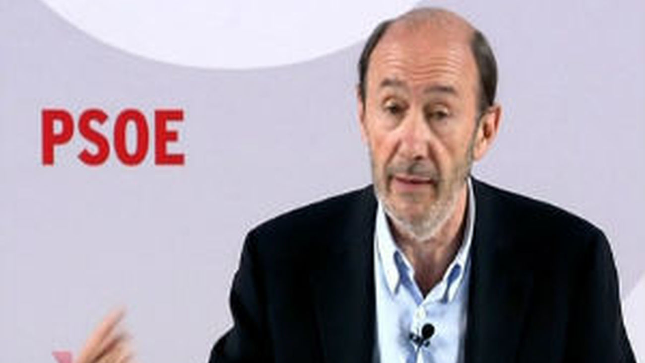 Rubalcaba anuncia que llamará a Rajoy para  consensuar una posición común ante Europa