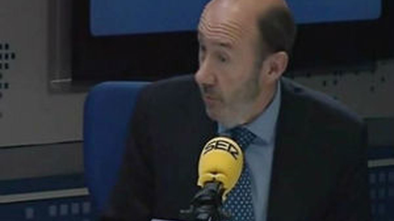 Rajoy hablará con Rubalcaba, pero le pide coherencia y que cumpla los pactos