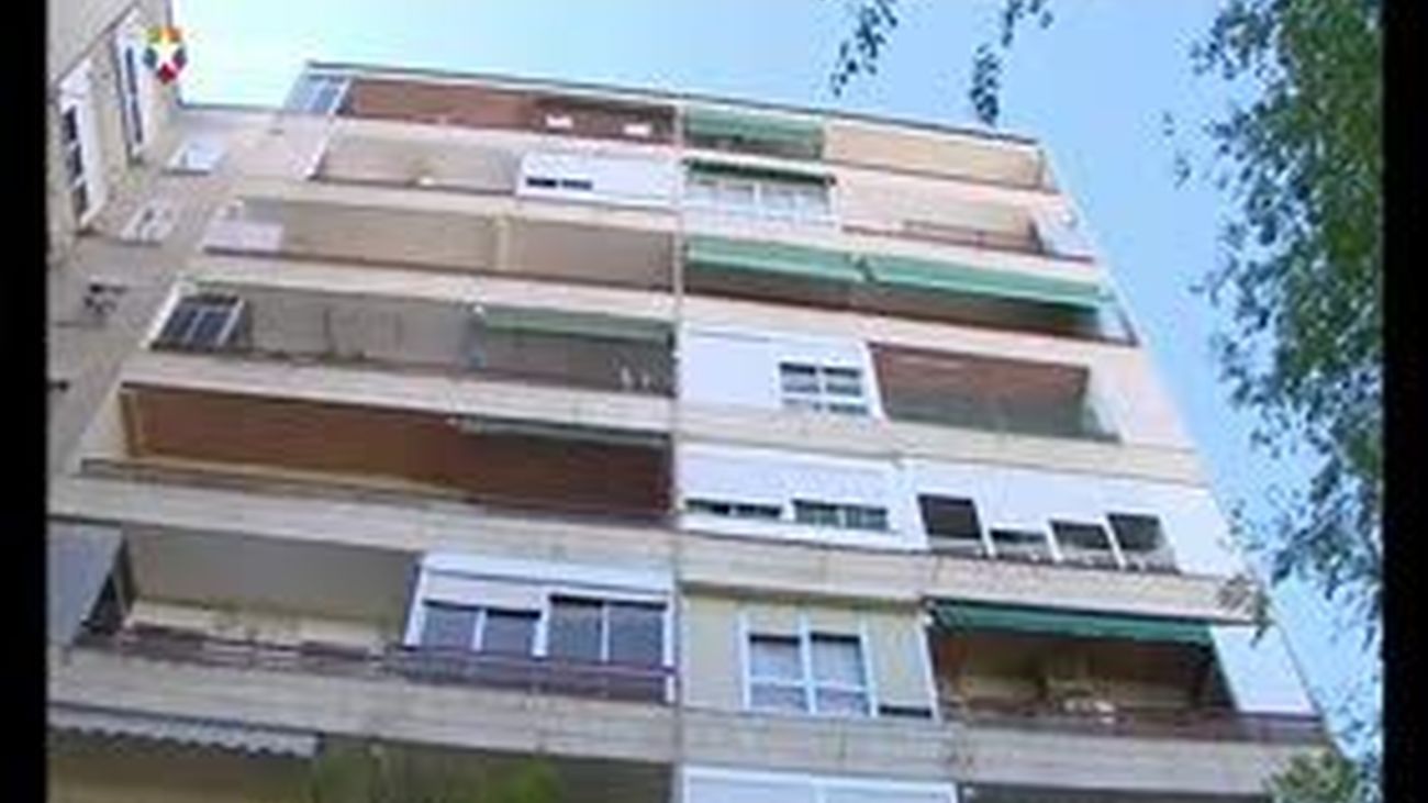 Un árbol salva la vida a un niño que cayó de un 9º piso en Fuenlabrada