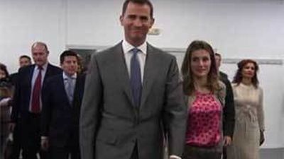 Don Felipe alude al deber "compartido" en su octavo aniversario de boda