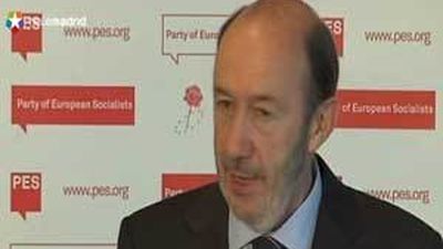 Rubalcaba: la política de Hollande va a España "como anillo al dedo"