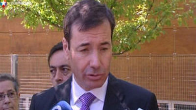 Tomás Gómez denuncia que el centro de salud de Carabanchel Alto continúe cerrado