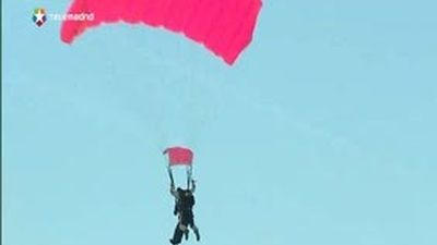 Muere una mujer al saltar en paracaídas en una escuela de vuelo de Toledo