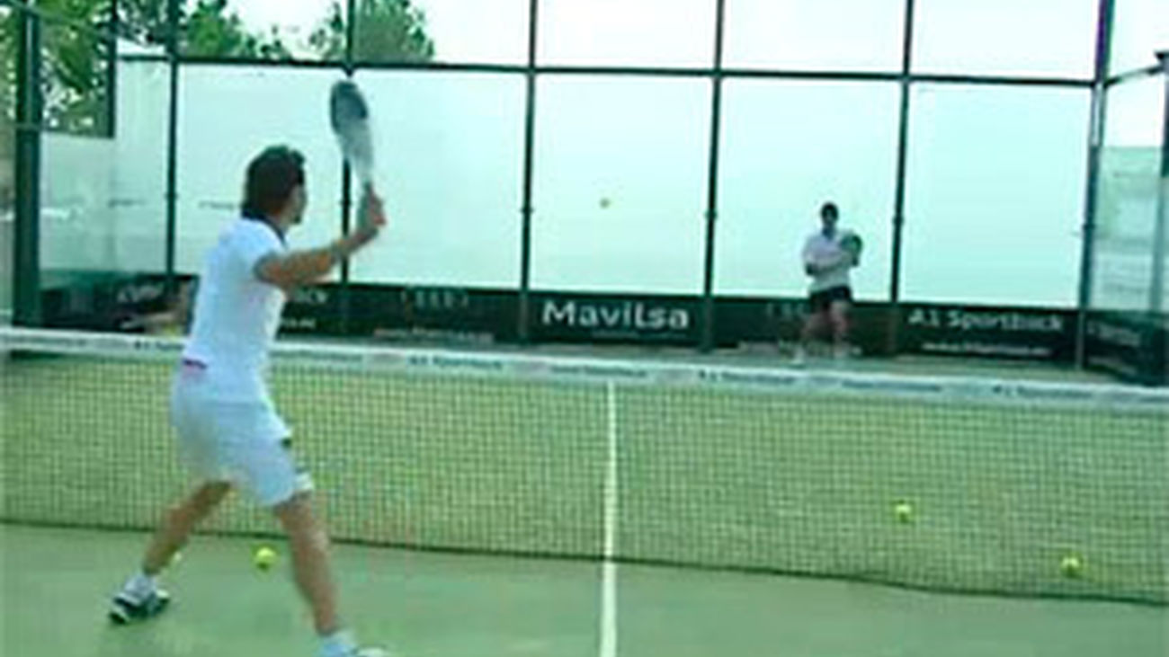 Curso de pádel: Volea de ataque