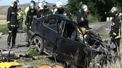 Un muerto y un herido al chocar un camión y un turismo en Villalbilla