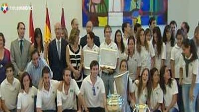 Botella recibe a los equipos masculino y femenino de hockey hierba del Club de Campo