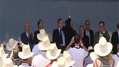 Las peñas madridistas festejaron los logros del club en Valdebebas