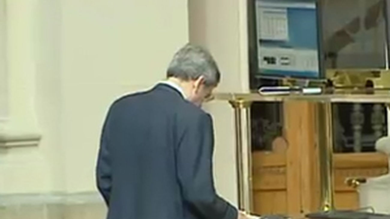 El Ibex apuntala los 6.200 puntos,  tras repuntar un 0,45% gracias a la banca