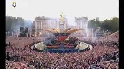 La reina Isabel pone fin a cuatro días de fervor popular por su Jubileo