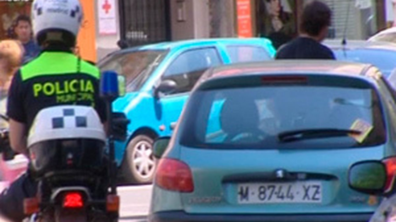 La pesadilla de la doble fila en Carabanchel