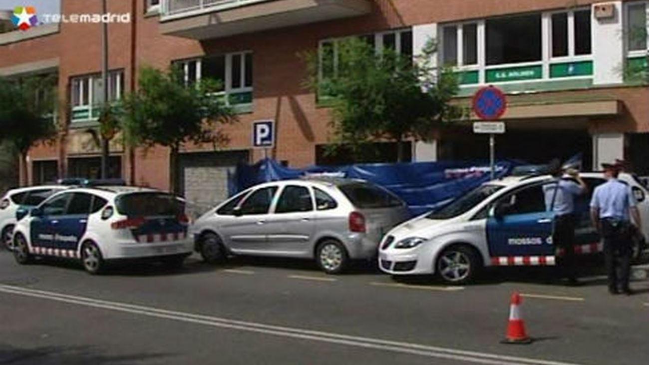 Detenido un hombre por matar a su mujer tirándola por el balcón en Hospitalet