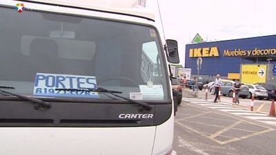 La crisis se ceba con los transportistas de muebles