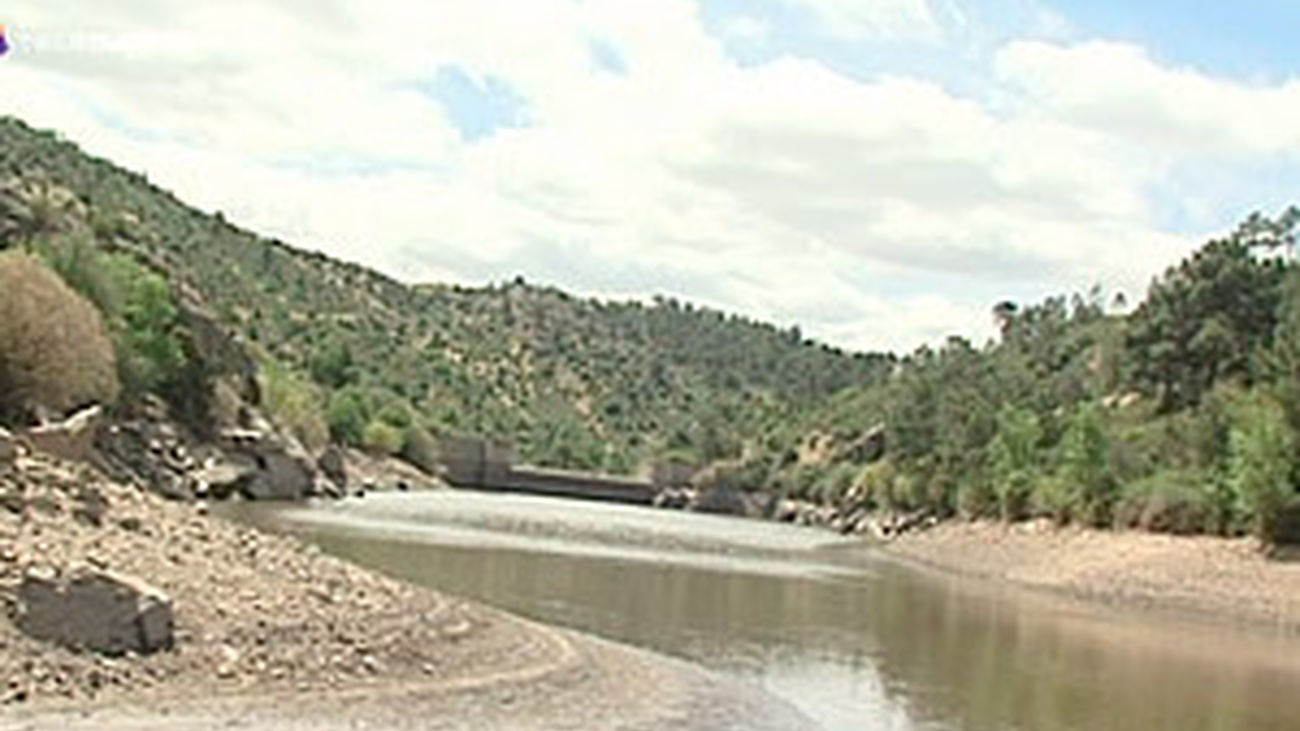 El lodo invade el río Cofio