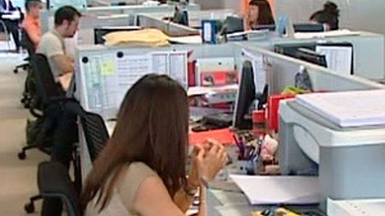 Casi 400.000 españoles han emigrado a otros  países para trabajar