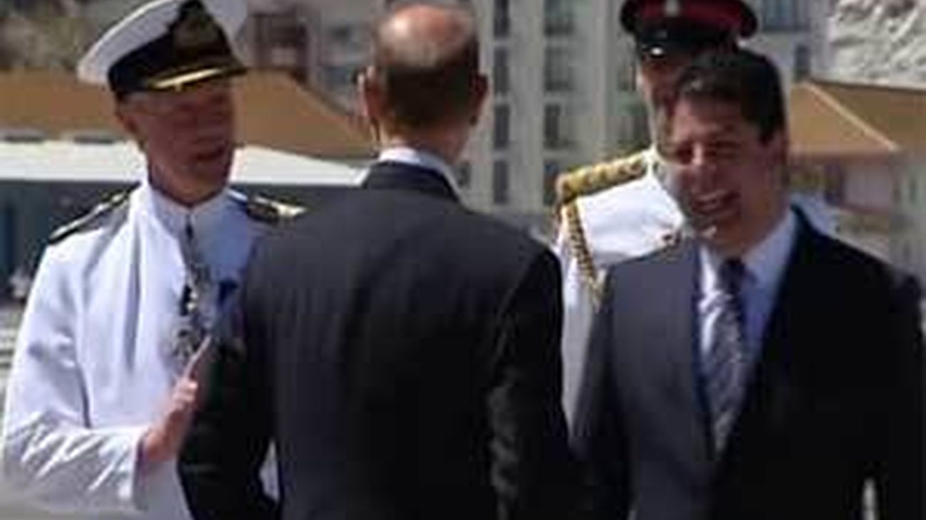 El príncipe Eduardo visita las instalaciones de la Armada en Gibraltar