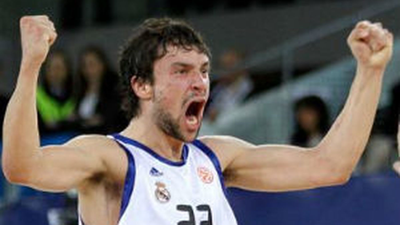 Sergio Llul celebra una canasta