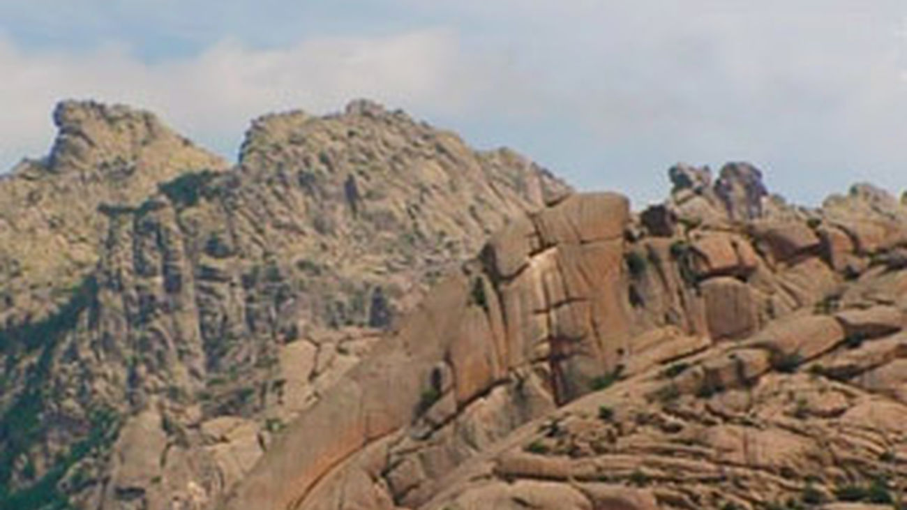 Menos coches en La Pedriza