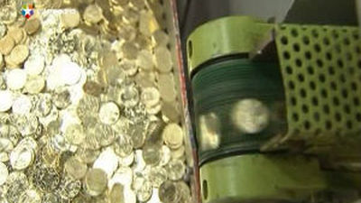 El FMI pide a España que recorte sueldos públicos y suba ya el IVA