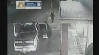 Un vídeo muestra a un grupo de policías corruptos mexicanos en acción