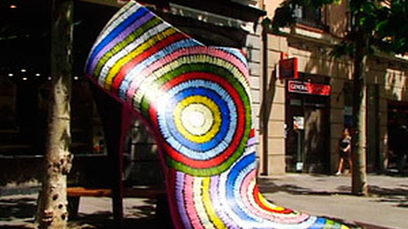 Zapatos gigantes invaden Madrid