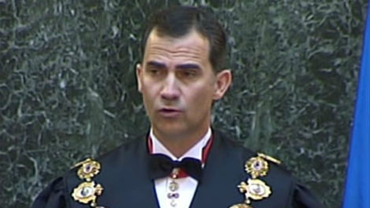 El príncipe Felipe anima a reflexionar sobre la independencia del Tribunal Supremo