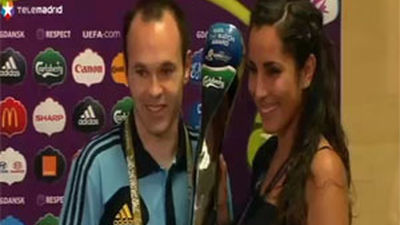 Iniesta: "Los jugadores pueden ganar partidos, los equipos ganan campeonatos"