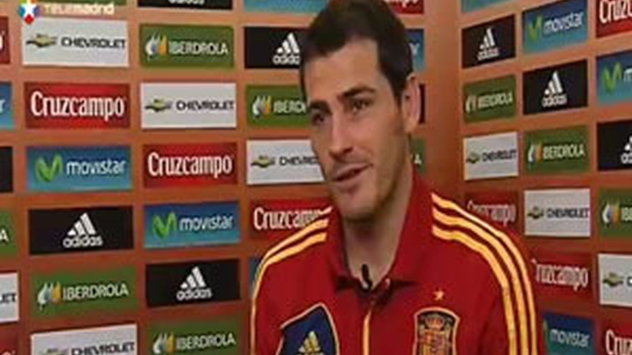 Iker Casillas: "Con santo o sin santo da igual, estoy ahí para sacar los balones fuera"