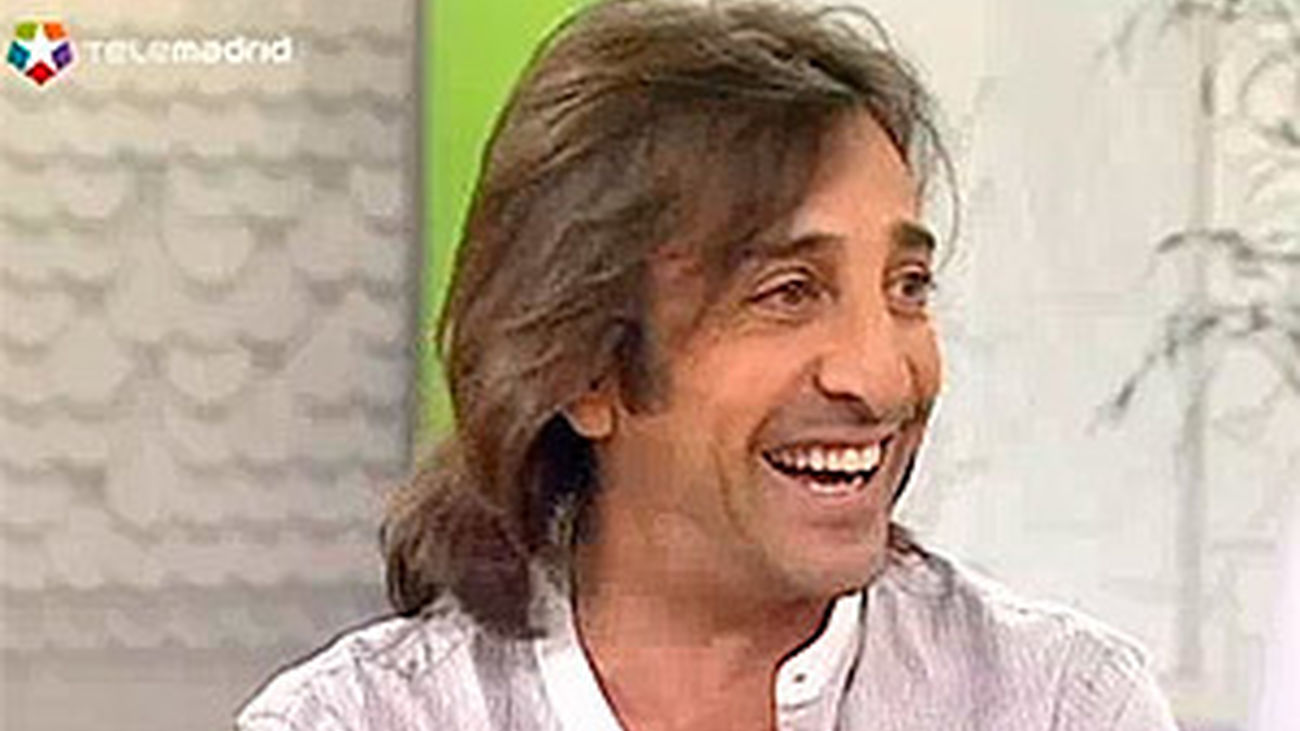 Antonio Carmona: "Sabina es un maestro de la poesía"