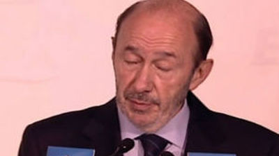 Rubalcaba da a Rajoy un "estruendoso no" a la revisión del IVA