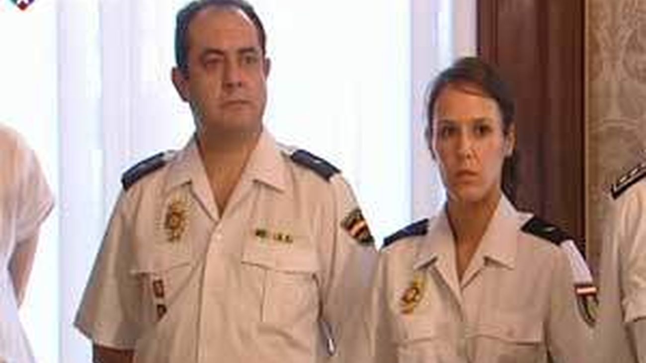 Los joyeros premian a dos policías nacionales que arriesgaron la vida por defenderles